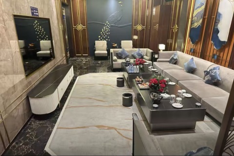 鄂州夜场绽放青春风采 携手共筑梦想舞台